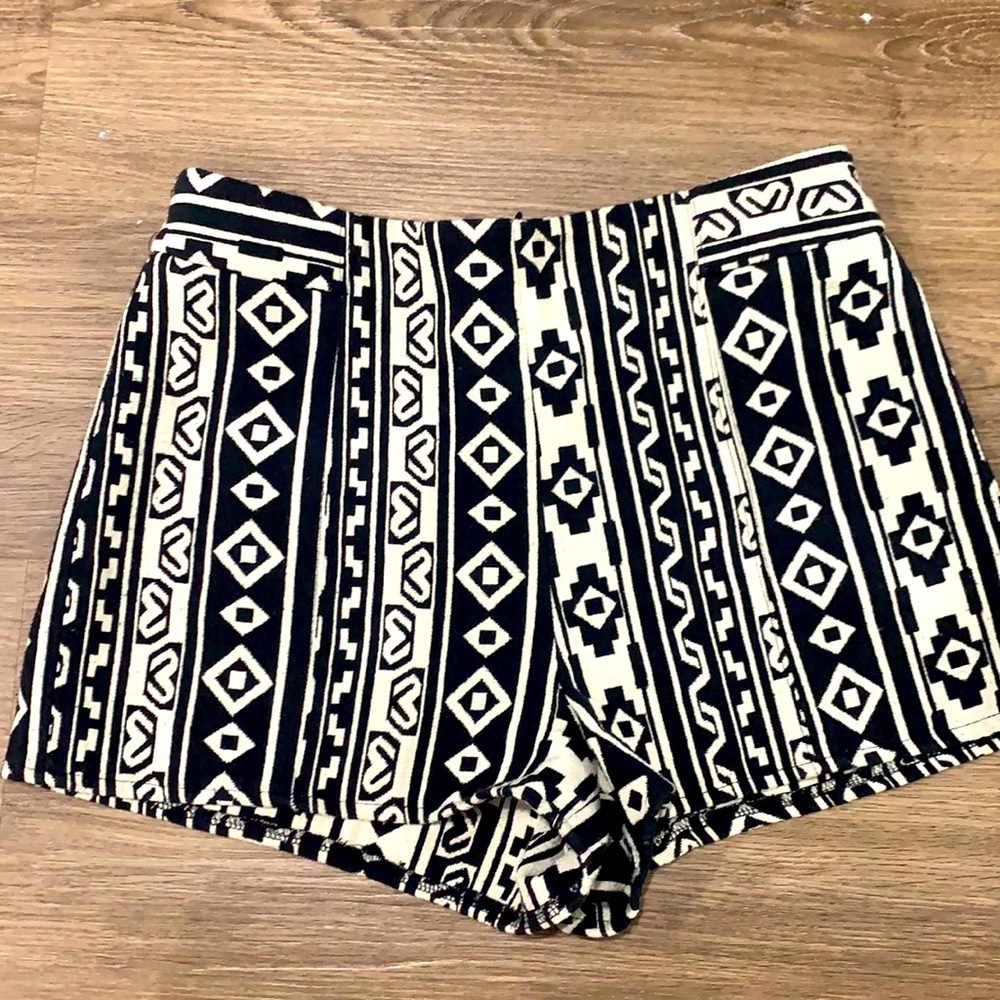 Forever 21 Shorts small